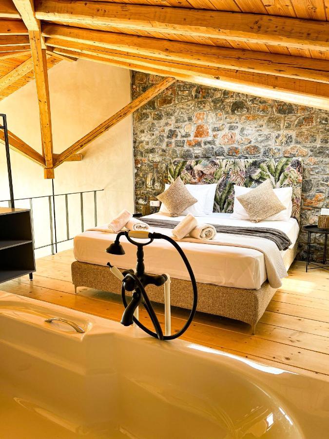 Modern Stone Villas With Swimming Pool 알리베리 외부 사진