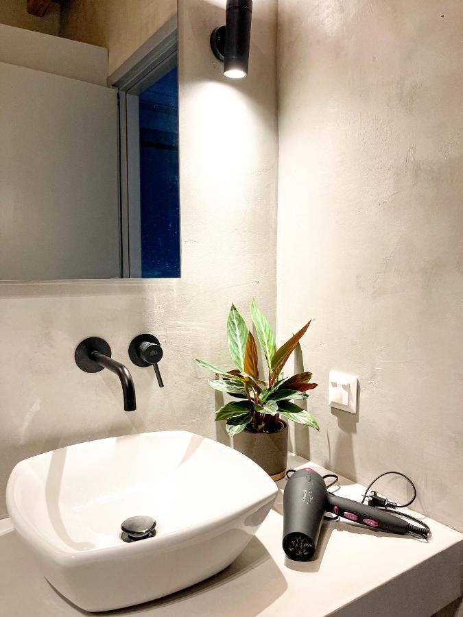 Modern Stone Villas With Swimming Pool 알리베리 외부 사진