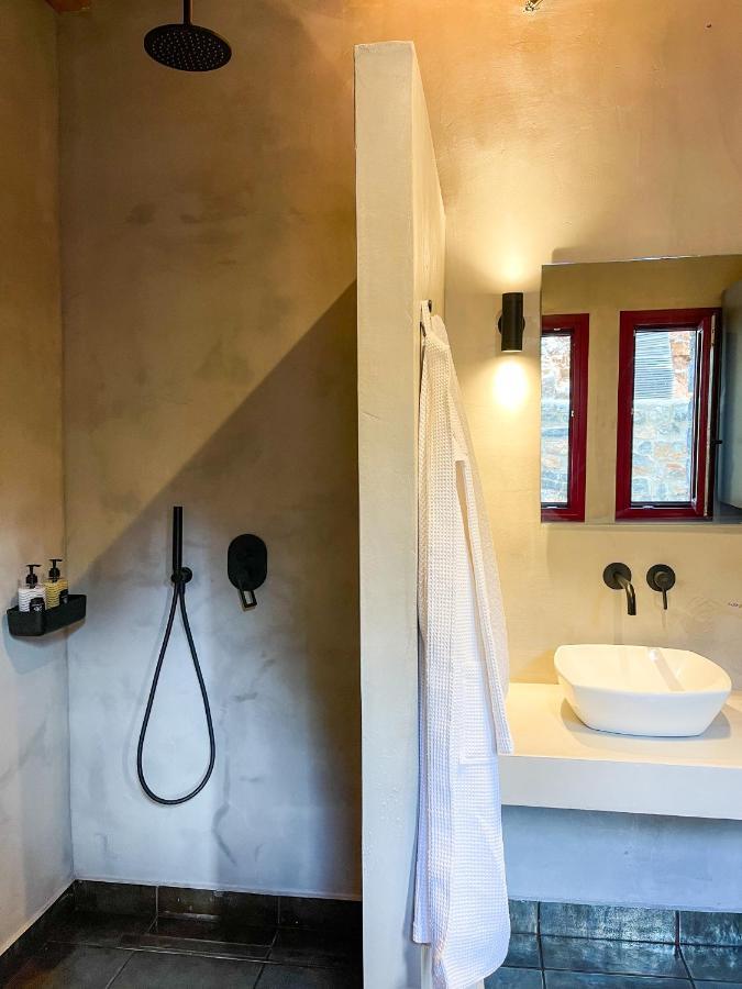 Modern Stone Villas With Swimming Pool 알리베리 외부 사진