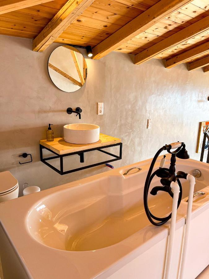 Modern Stone Villas With Swimming Pool 알리베리 외부 사진